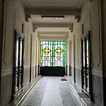 Elegante E Accogliente A *